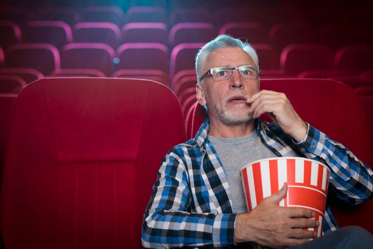 Idosos têm direito à meia-entrada? Imagem: Freepik