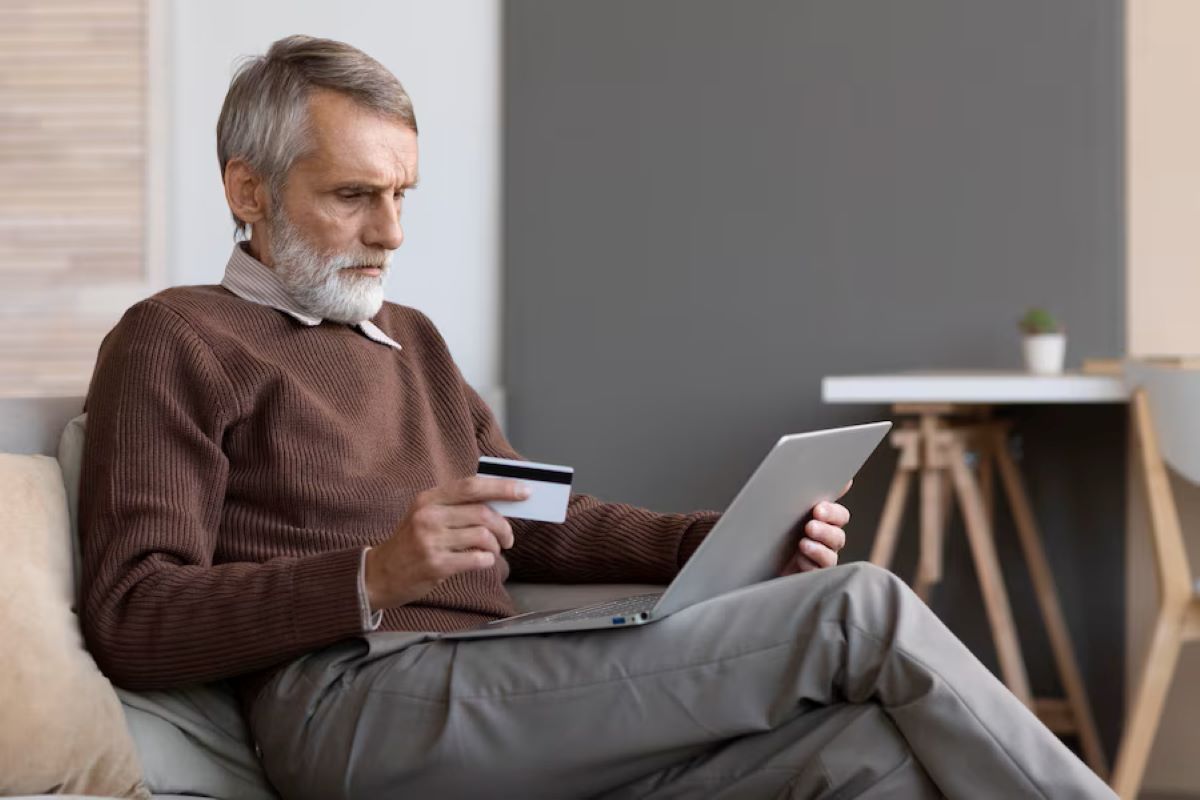 O endividamento é um desafio complexo para os idosos. Imagem: Freepik