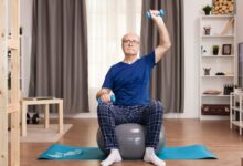 05 exercícios para idosos praticarem em casa. Imagem: Freepik