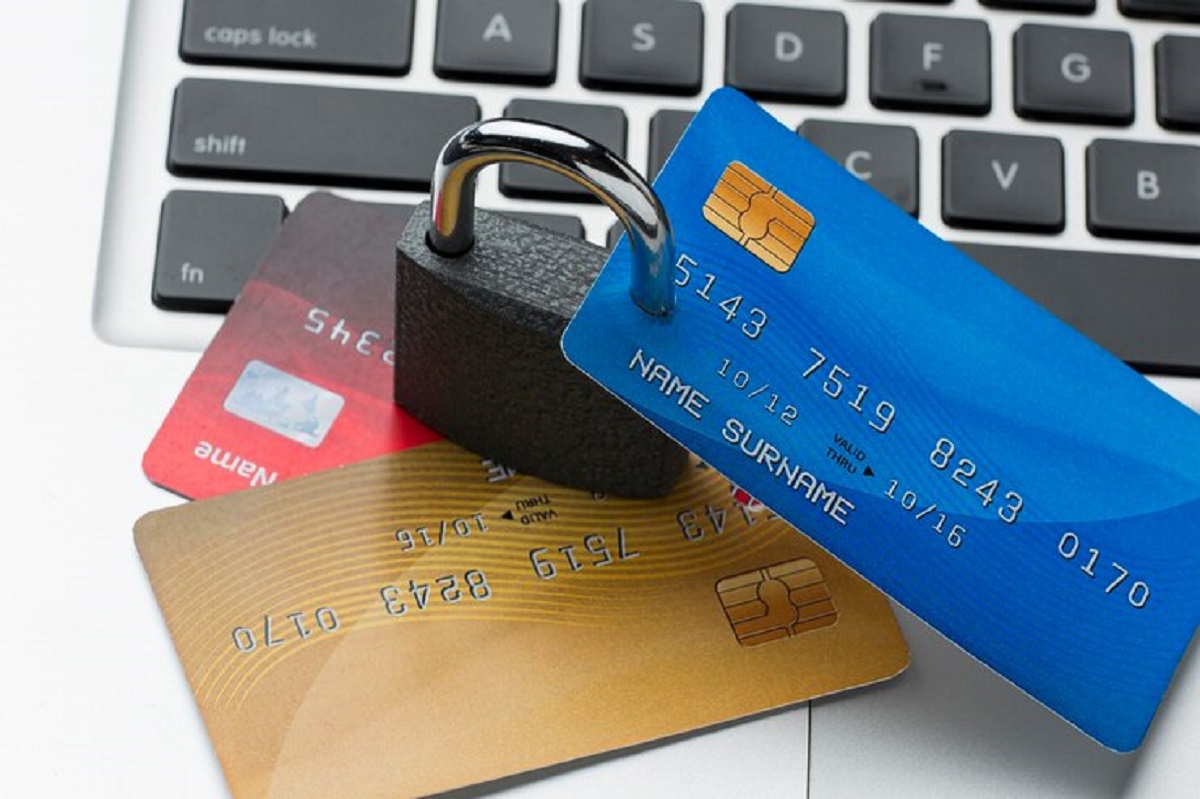 ALERTA para IDOSOS: Confira momentos de RISCO para FRAUDES bancárias e ...