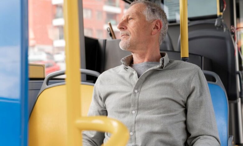 Idosos a Partir de 60 Anos Ganham Novo Cartão de Ônibus. Imagem: Freepik