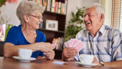 Conheça os cuidados essenciais para proporcionar conforto e tranquilidade ao idoso em seu lar!