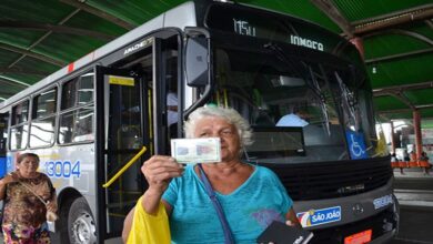 Benefício inédito: idosos de 60+ terão transporte público gratuito com novo benefício do INSS