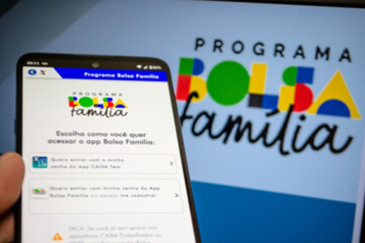 ATENÇÃO: Bolsa Família Pode Pagar Até R$ 900 em Agosto – Confira!