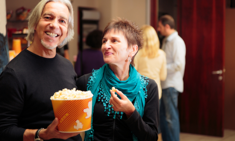 Meia-entrada para idosos: entenda como funciona no cinema e outros locais