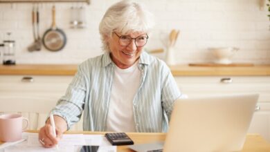 Descubra como a nova lei pode aliviar o bolso dos idosos com +60 anos, isentando-os de pagar certas dívidas.