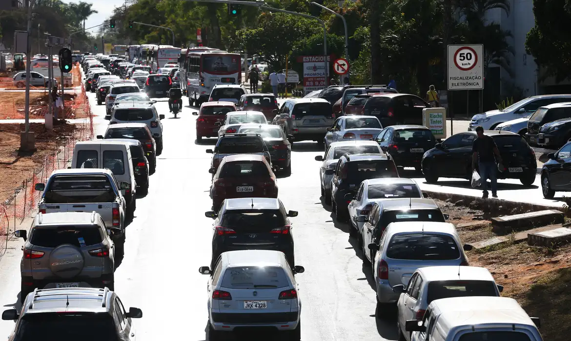 A Regularização da Dívida de IPVA Traz Diversos Benefícios Adicionais aos Contribuintes. Imagem: Agência Brasil.