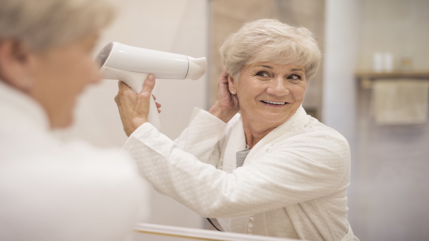 Truque para escurecer cabelo branco Shampoo com 2 ingredientes que você tem em casa