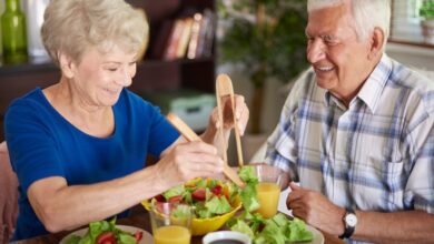 Como a alimentação pode melhorar a saúde dos idosos: 4 dicas importantes.