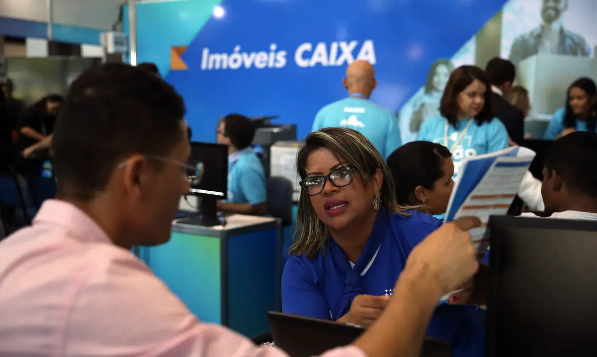 Outra Aplicação Prática do CP Electro é a Realização de Saques em Caixas Eletrônicos. Imagem: Agência Brasil.