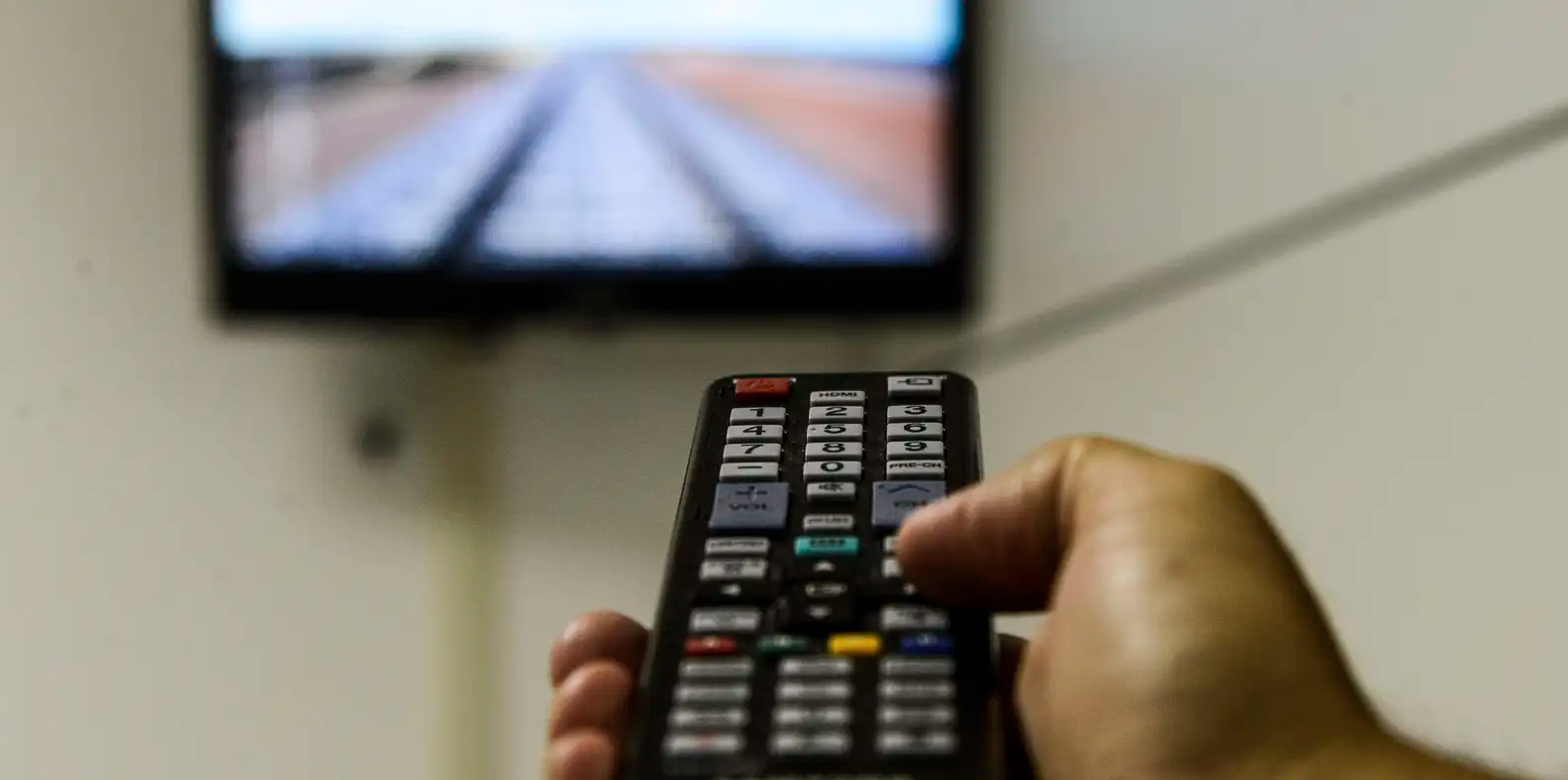 Aposentados terão acesso a mais informação e entretenimento com benefício de TV digital do governo