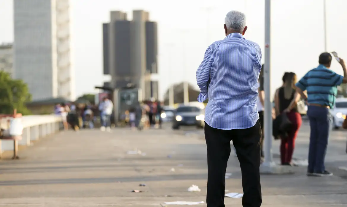 Acelerado aumento de aposentados com mais de 90 anos no Brasil. Imagem: Agência Brasil