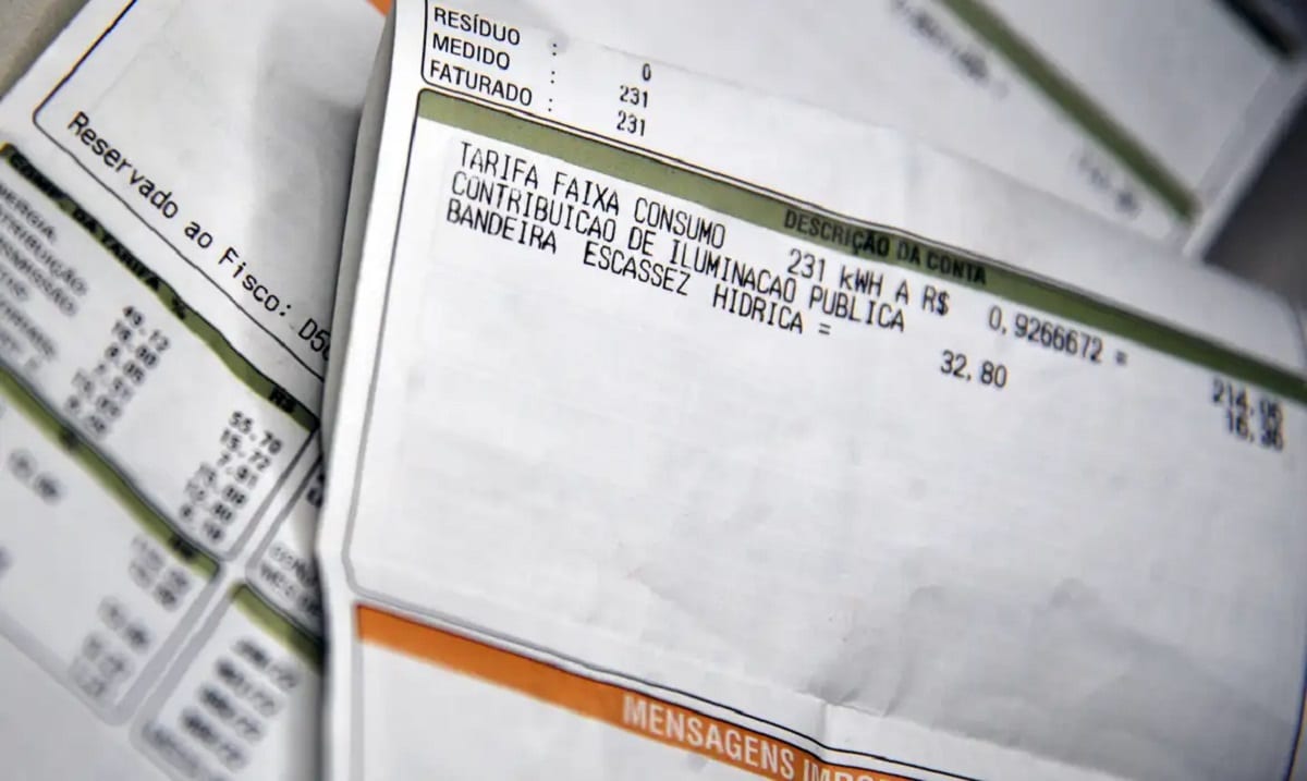 Conta de luz zero para idosos de baixa renda: entenda como funciona a isenção.