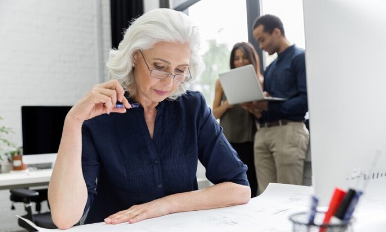 As Profissões que Mais Contrataram Pessoas com Mais de 50 Anos