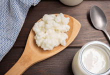 O kefir é Rico Em Probióticos Que Ajudam a Reequilibrar a Microbiota Intestinal. Imagem: Freepik.