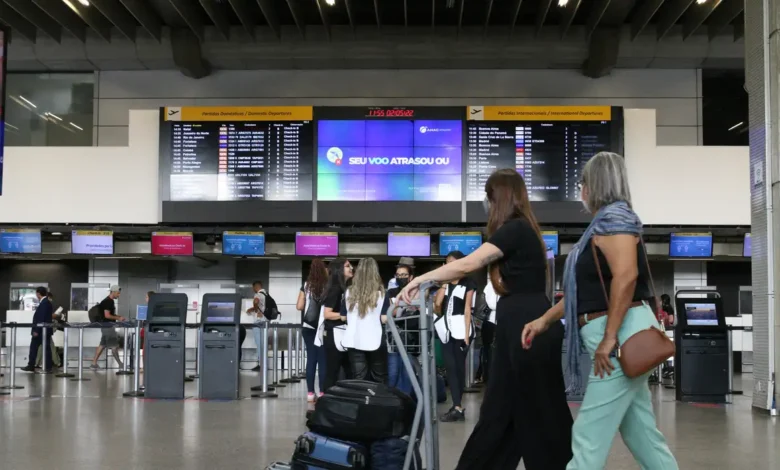 Passagens a preços acessíveis para aposentados e pensionistas. Imagem: Agência Brasil.