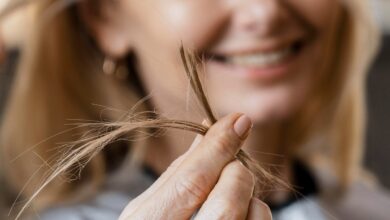 A herança genética pode influenciar a maneira como seu cabelo reage à menopausa. Imagem: Freepik