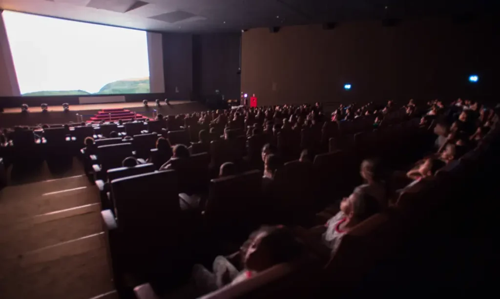 Cinema e Shows: Como Idosos Podem Garantir a Meia-Entrada Sem Erros