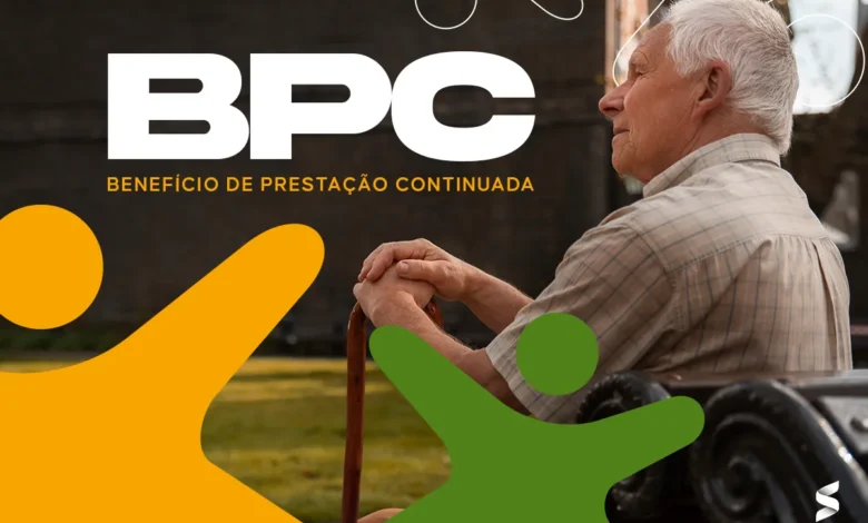 Pessoa idosa com bengala ao lado do logo do Benefício de Prestação Continuada (BPC).