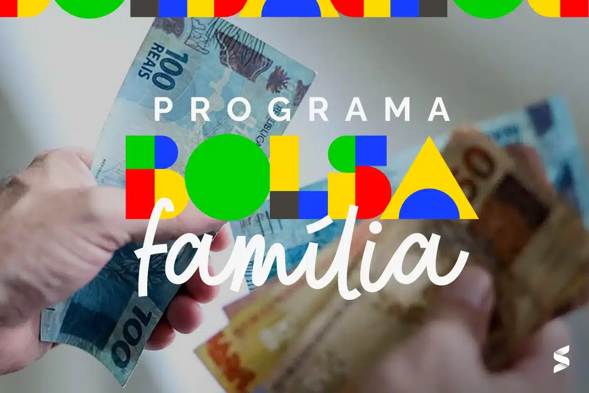 Notas de dinheiro representando o programa Bolsa Família e benefícios bloqueados pelo governo.