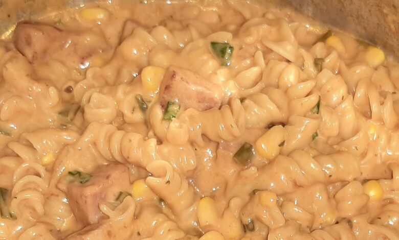 Macarrão com calabresa na panela de pressão: Rápido, cremoso e delicioso