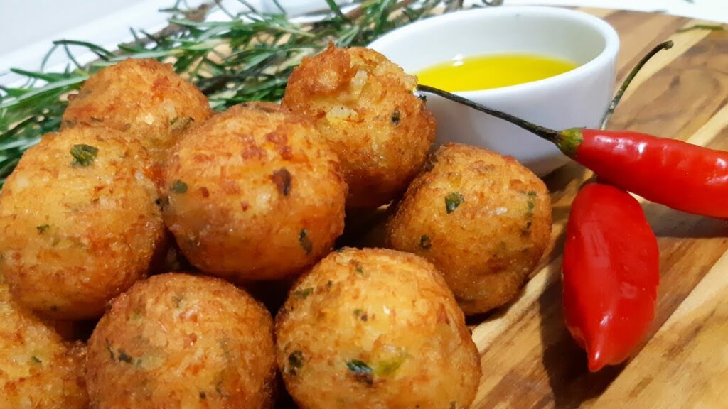 Com estas dicas, você vai conseguir preparar o bolinho de bacalhau perfeito