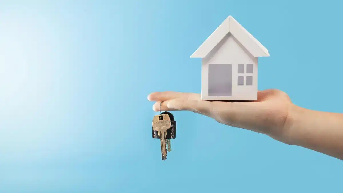 Chaves de casa representando a conquista do sonho da casa própria no programa Minha Casa, Minha Vida.