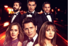 Elenco de novela turca em trajes de gala