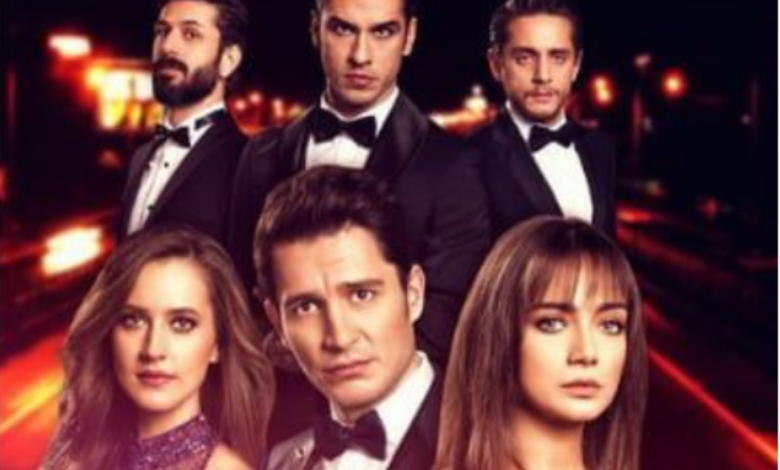 Elenco de novela turca em trajes de gala