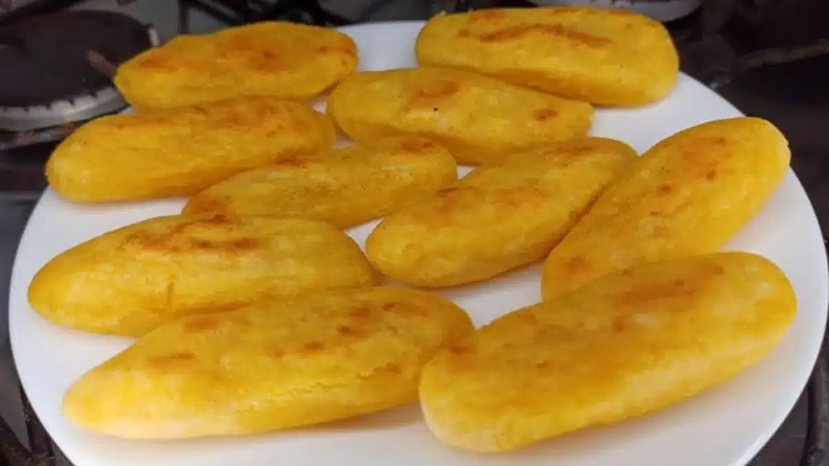 Pão de fubá caseiro, sem trigo e sem ovos, saudável e prático