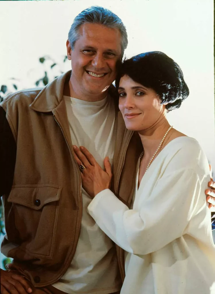 Casal protagonista da novela A Viagem em cena marcante dos anos 90