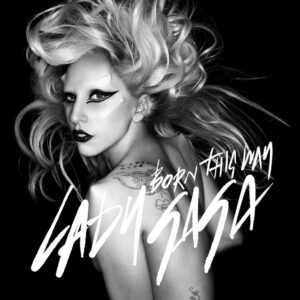 Visual dramático com maquiagem marcante inspirado na era Born This Way