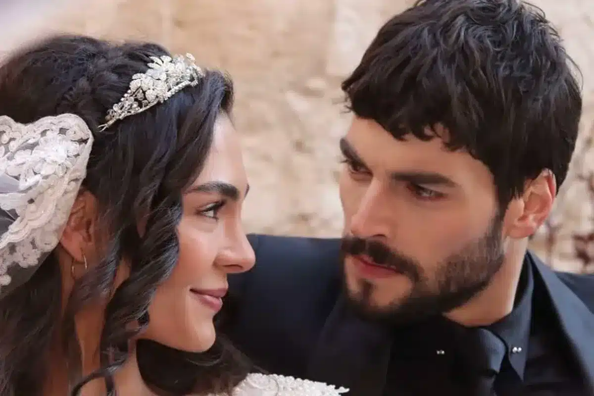 casal apaixonado de hercai em cena de casamento tradicional turco