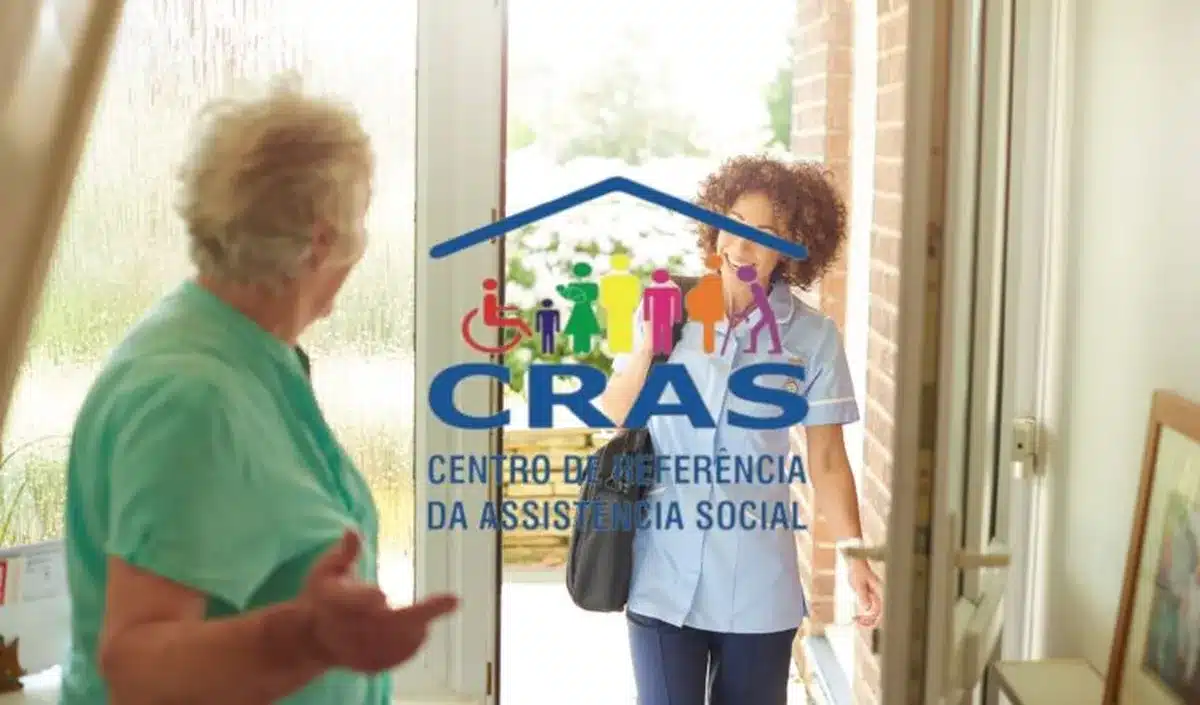 Visita de assistente social do CRAS a família unipessoal, com foco em inclusão social e apoio familiar