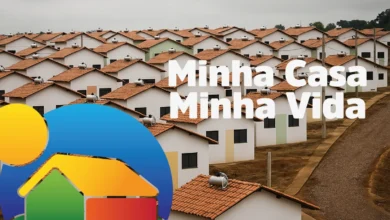 Conjunto habitacional do programa Minha Casa Minha Vida, com várias casas alinhadas