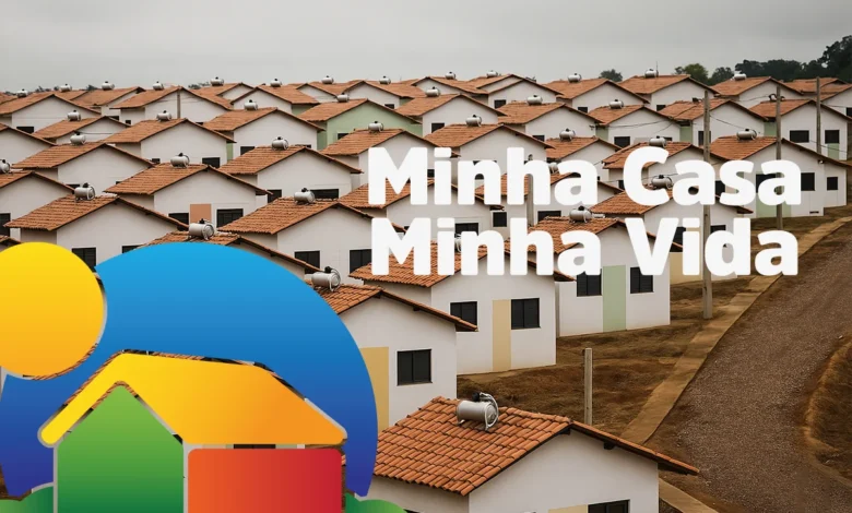 Conjunto habitacional do programa Minha Casa Minha Vida, com várias casas alinhadas