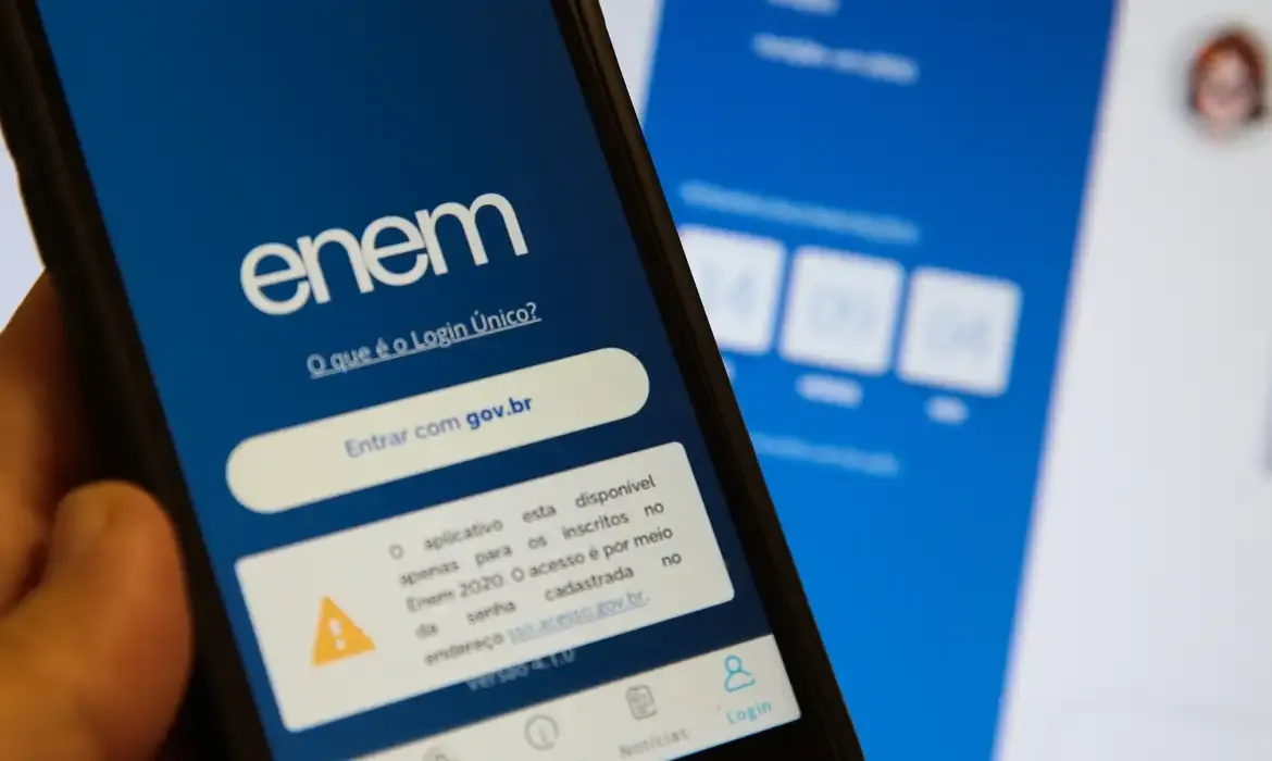Aplicativo ENEM em smartphone com opção de login via gov.br