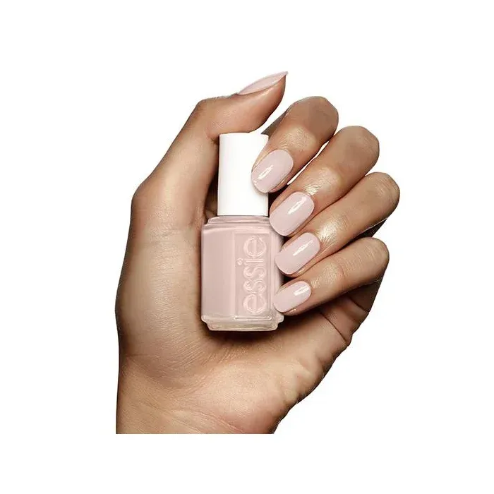 Esmalte Ballet Slippers da Essie, cor suave e sofisticada, ideal para mulheres 40+