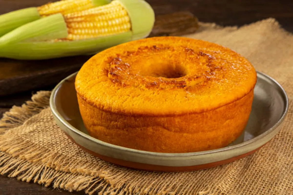 Bolo de fubá simples e delicioso, popular no TikTok