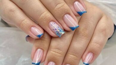 Tendências de Unhas Decoradas para 2025: minimalismo, cromado, estampas naturais, retrô e geometria.