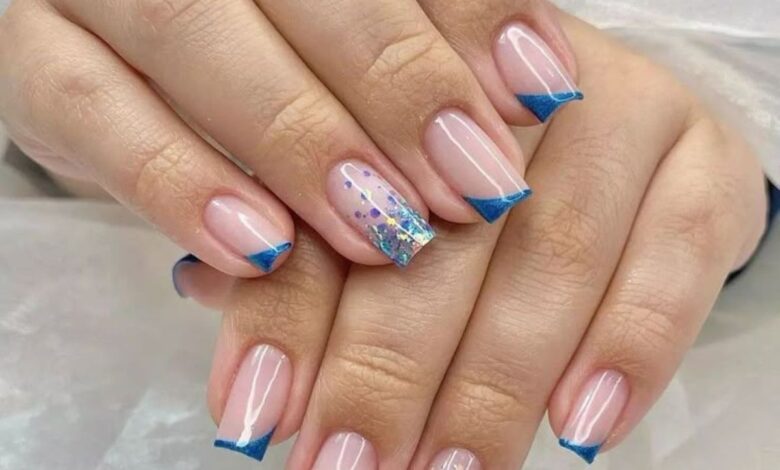 Tendências de Unhas Decoradas para 2025: minimalismo, cromado, estampas naturais, retrô e geometria.