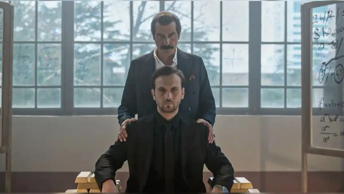 Cena dramática da série turca Deha com dois personagens em ambiente matemático.