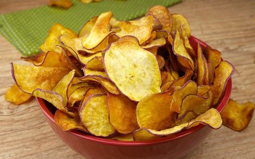 Chips de batata-doce assados na air fryer