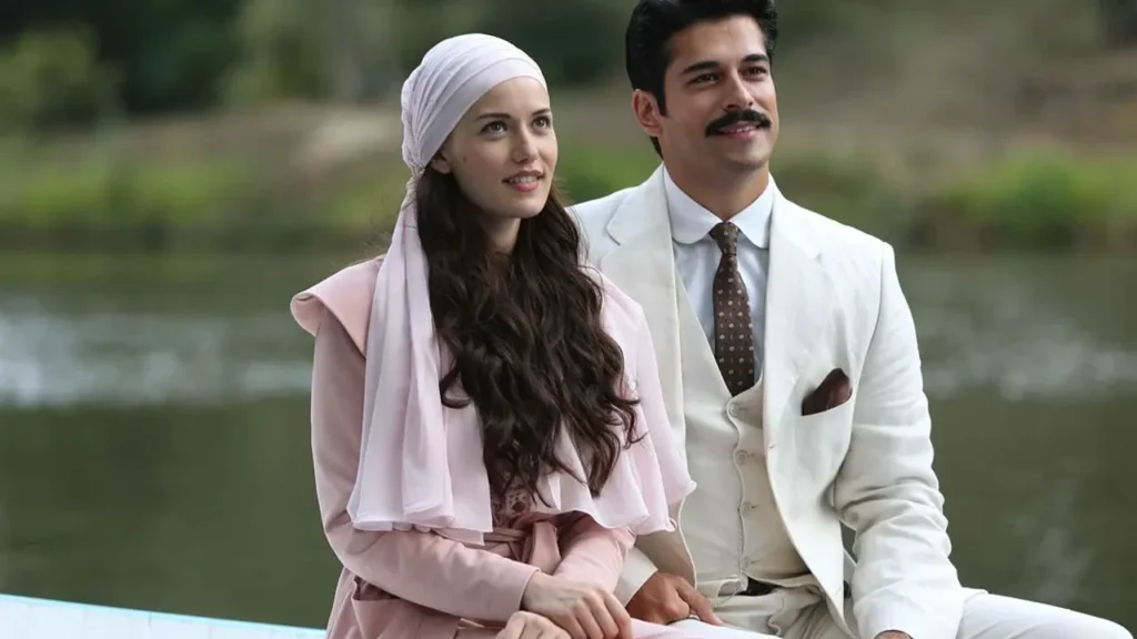 Amores que ultrapassam a ficção: casais das novelas turcas que se tornaram realidade