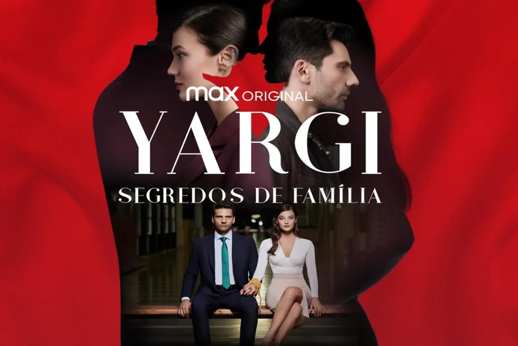 Casal protagonista da novela turca Yargı, sentados em um tribunal, simbolizando tensão e mistério