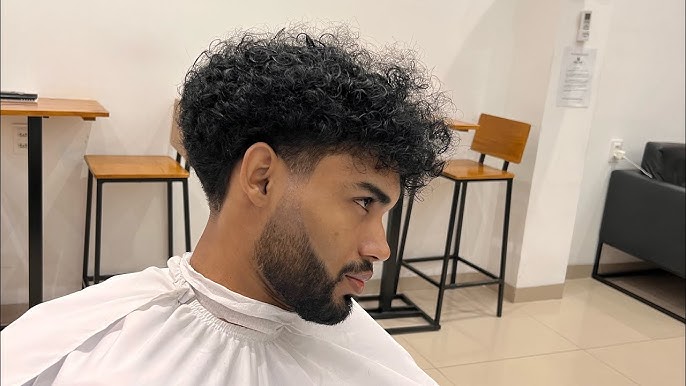 Tesouras de Liberdade: Cortes que valorizam a textura do cabelo crespo
