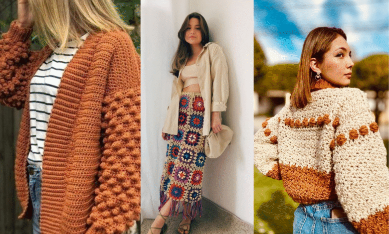 Mulheres usando peças de crochĂȘ como cardigĂŁs e saia midi em looks de outono/inverno