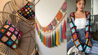 Três ideias de peças de crochê coloridas: almofadas, painel decorativo com franjas e cardigan de squares
