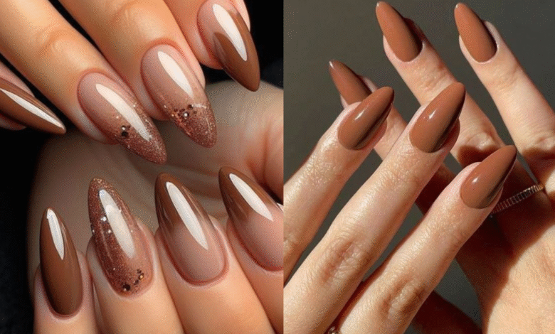 Unhas decoradas na cor mocha mousse com estilos diferentes de acabamento