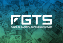 Imagem ilustrativa com o logotipo do FGTS sobre fundo de cédulas de dinheiro brasileiro